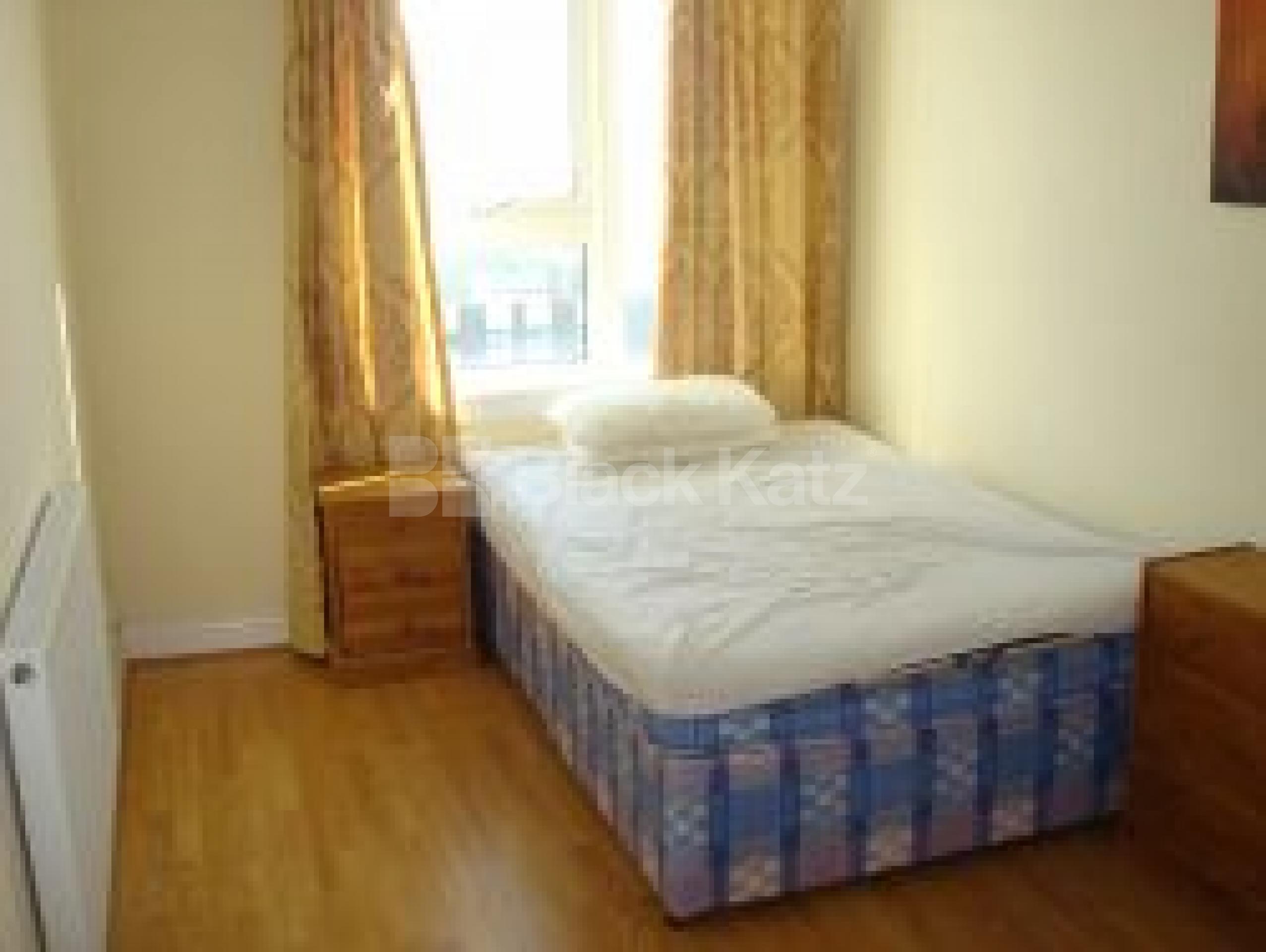 			New Instrction, 3 Bedroom, 1 bath, 1 reception Flat			 Burton Street, RUSSEL SQUARE WC1H